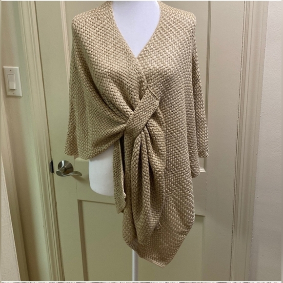 Chico’s Versatile Knit Basketweave Wrap w/Pull Through Feature Sand Color OS - Picture 9 of 9